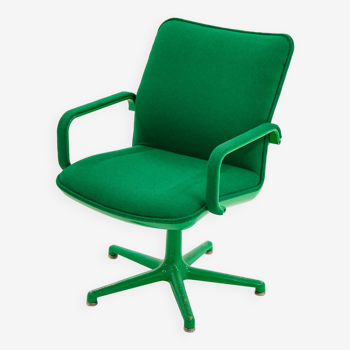 Green armchair with armrests, Artifort, design by Geoffrey Harcourt