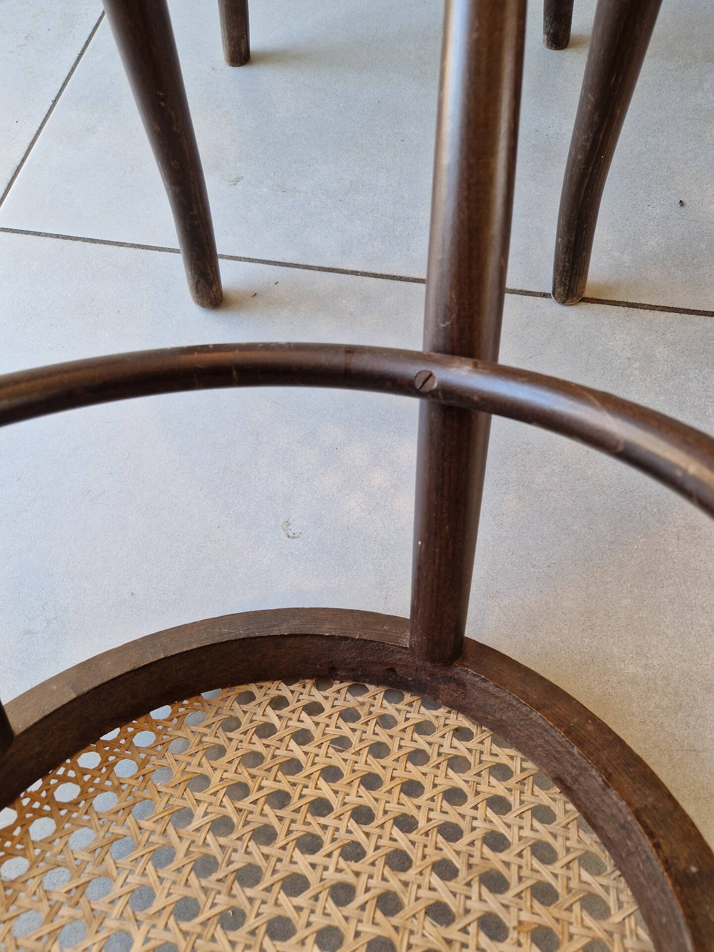 Lot De 2 Tabourets En Cannage Style Thonet
