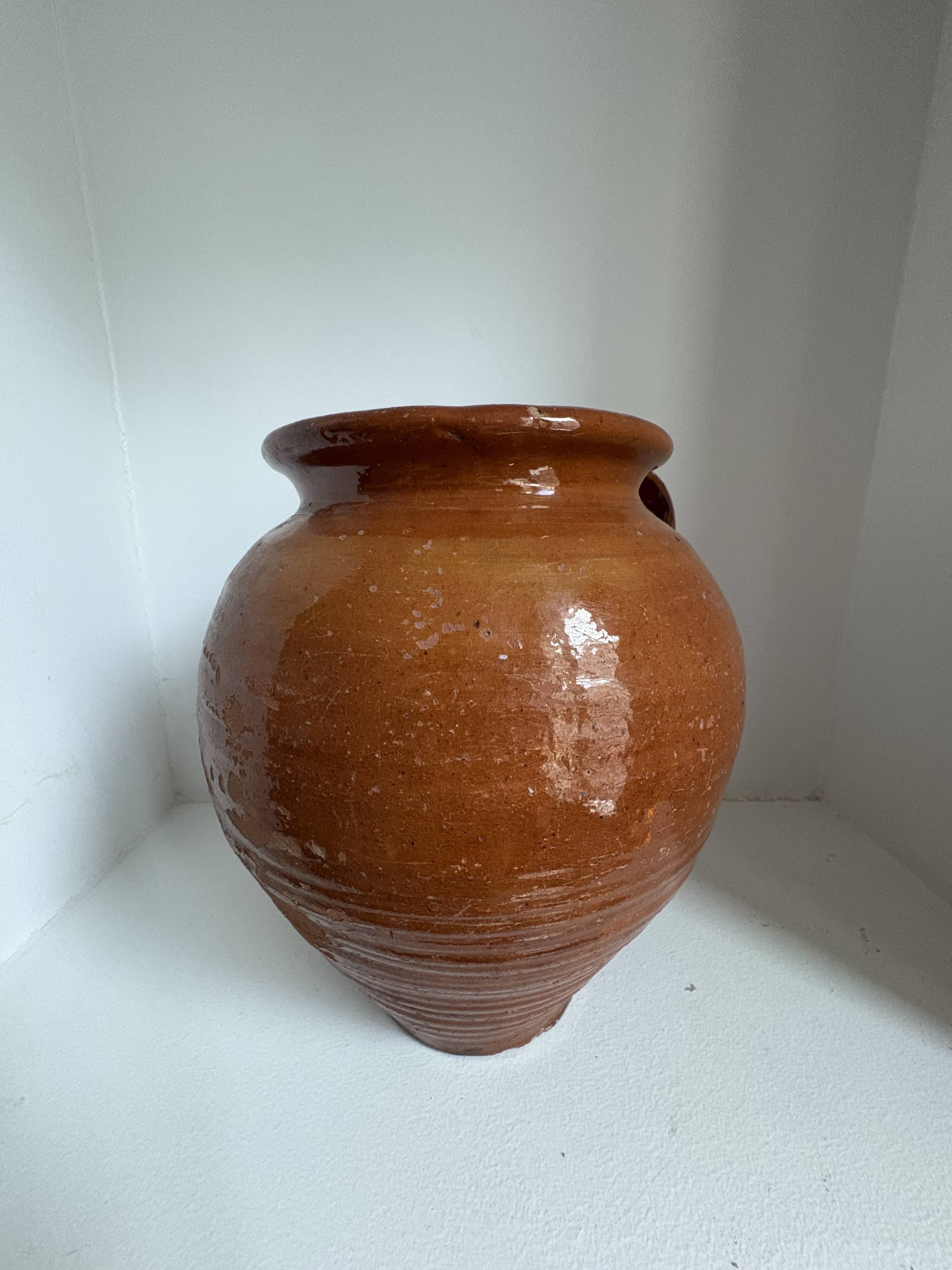 Set of 16 decorative items