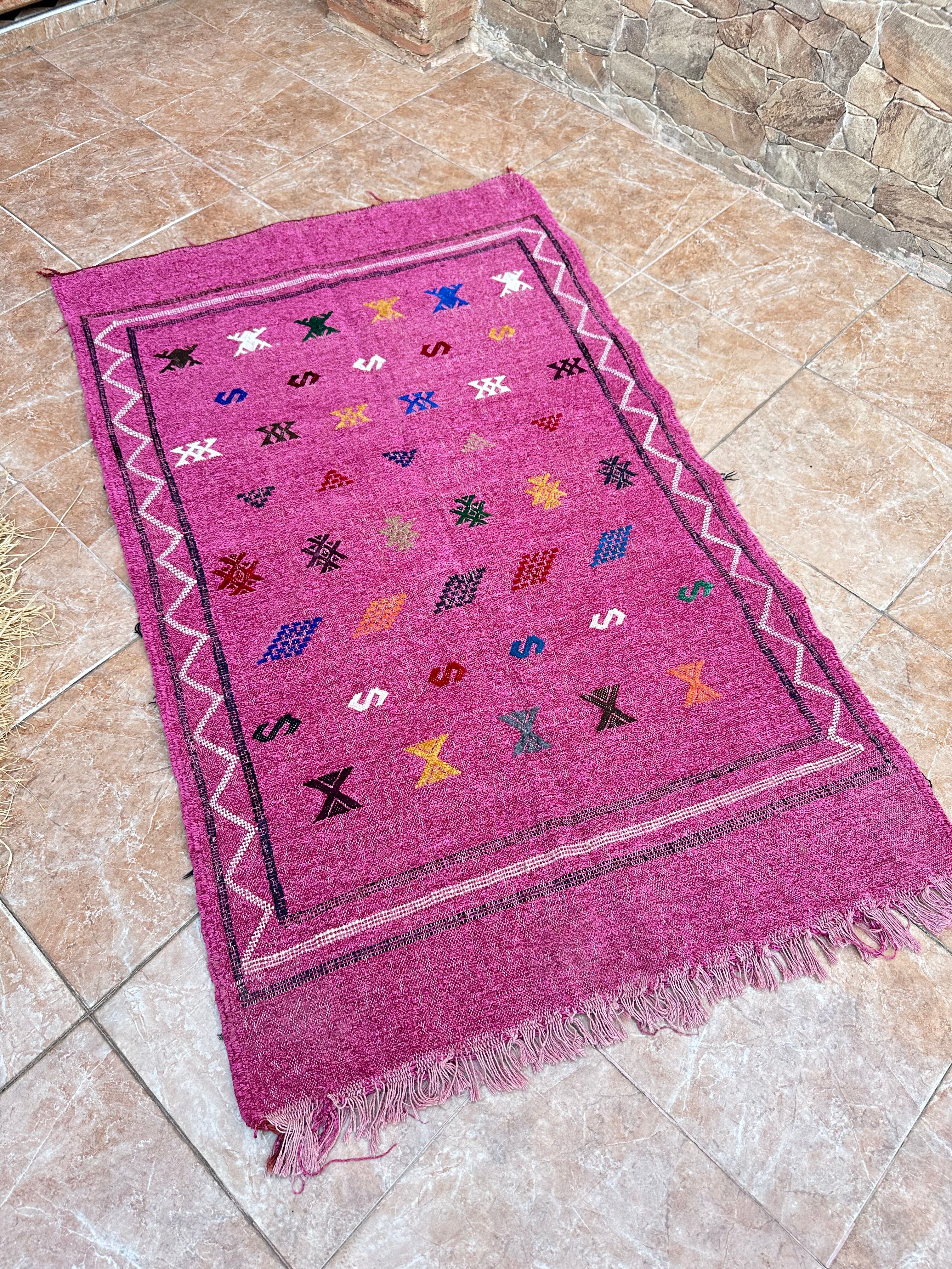 Handmade wool Berber rug: Moroccan Kilim Boho floor rug