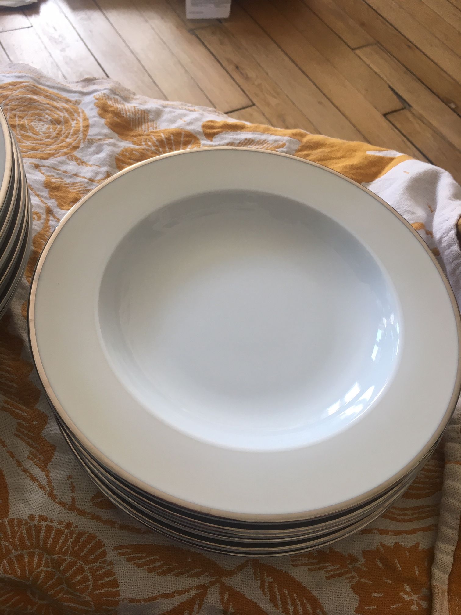 Kutahya porcelain plate service, Turkey