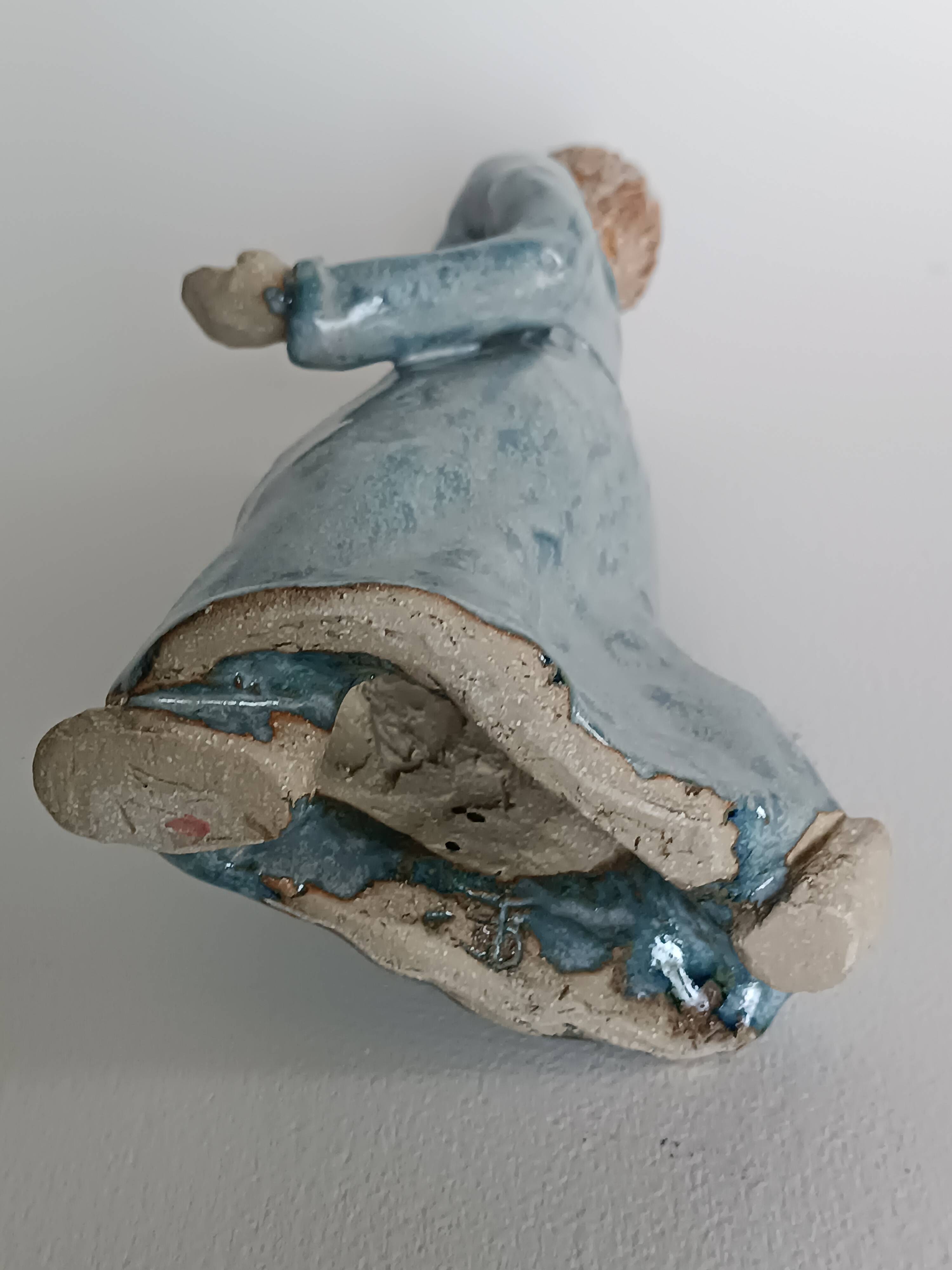 Vintage woman sculpture in glazed stoneware, signed.