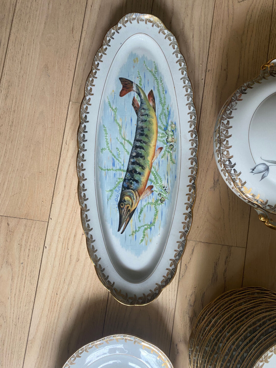 Porcelain - 79-piece dinner service