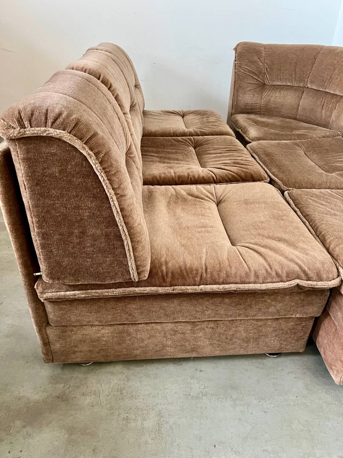 Old vintage modular corner sofa in designer velvet from the 70s/80s 4 elements