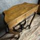 Console galbée époque Napoléon III en acajou vers 1850