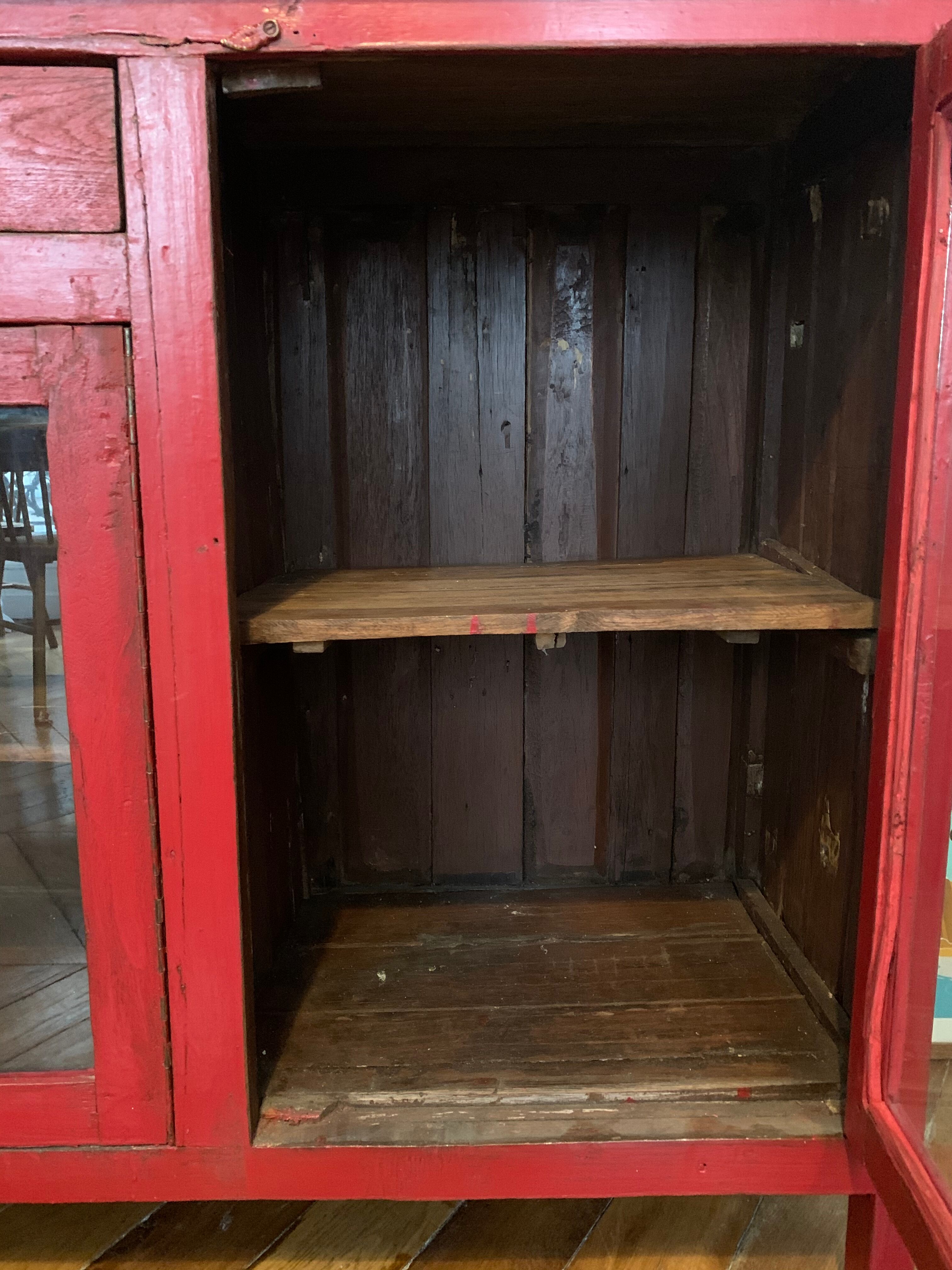 Vaisselier buffet showcase