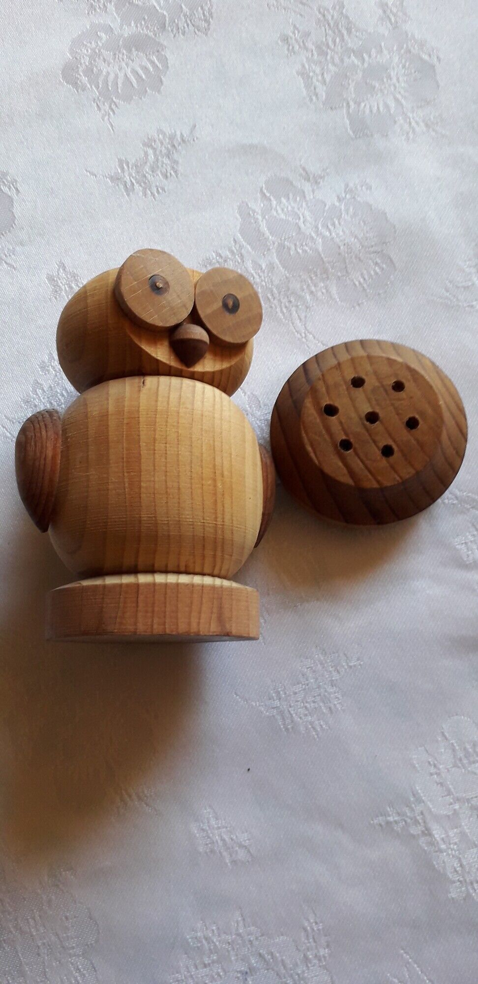 Set of 3 wooden spice pots, salters, owl shape