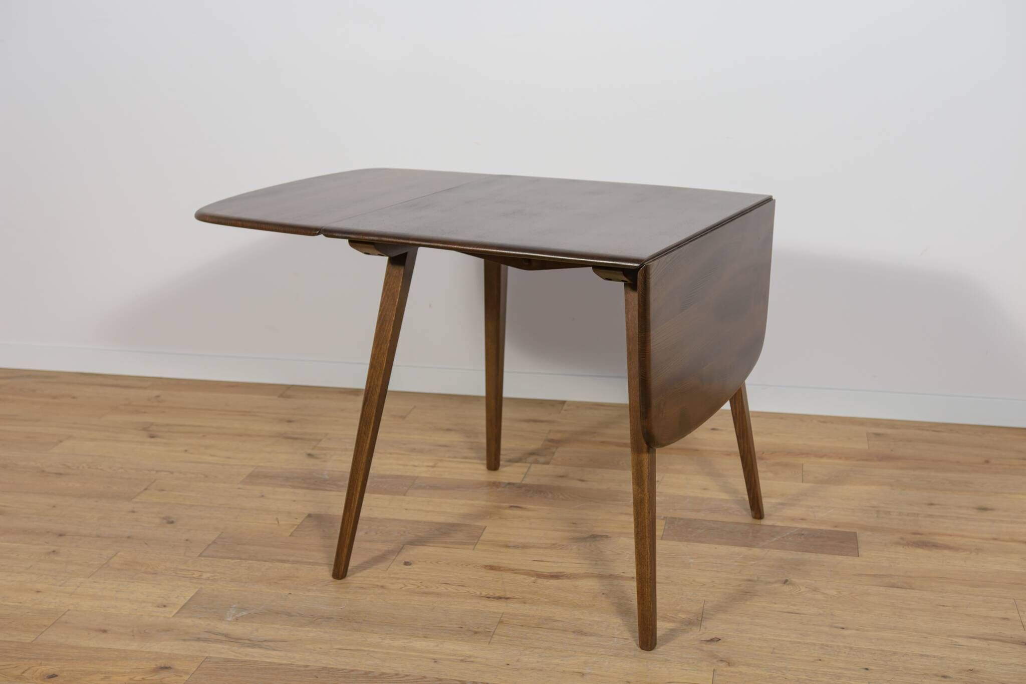 Table à manger Goldsmith Series par Lucian Ercolani pour Ercol, Royaume-Uni