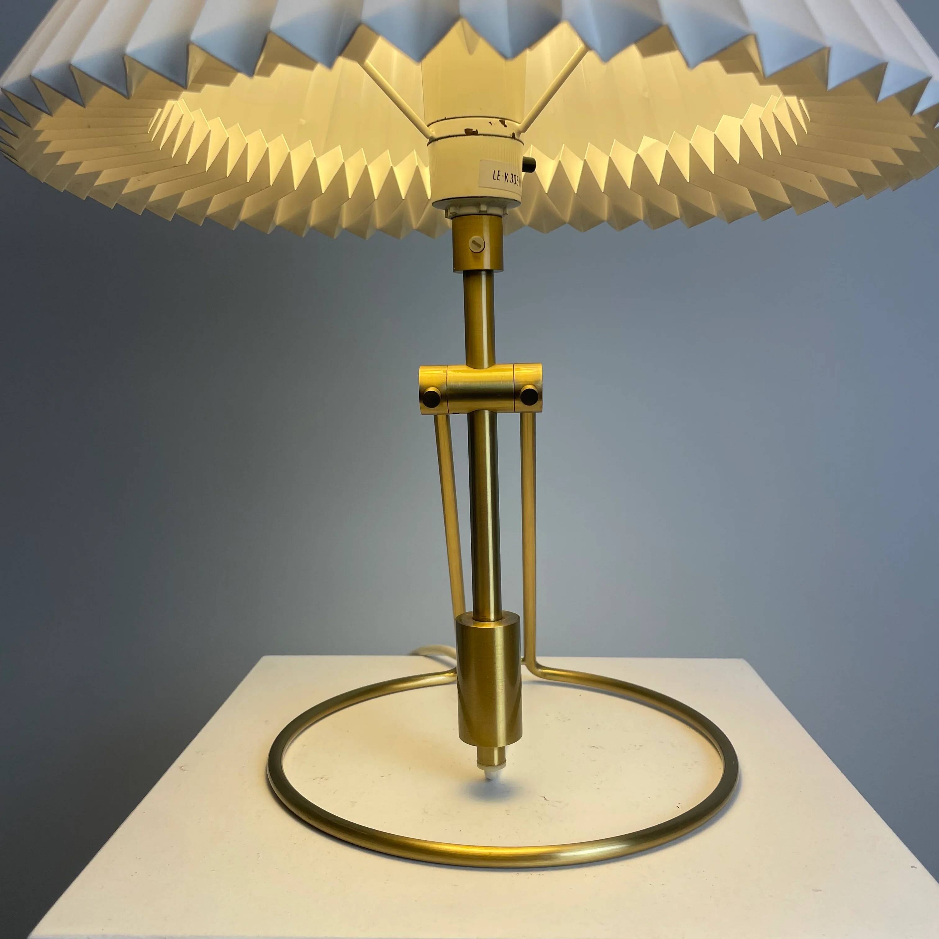Table lamp Le Klint model 305 by Christian Hvidt 1970
