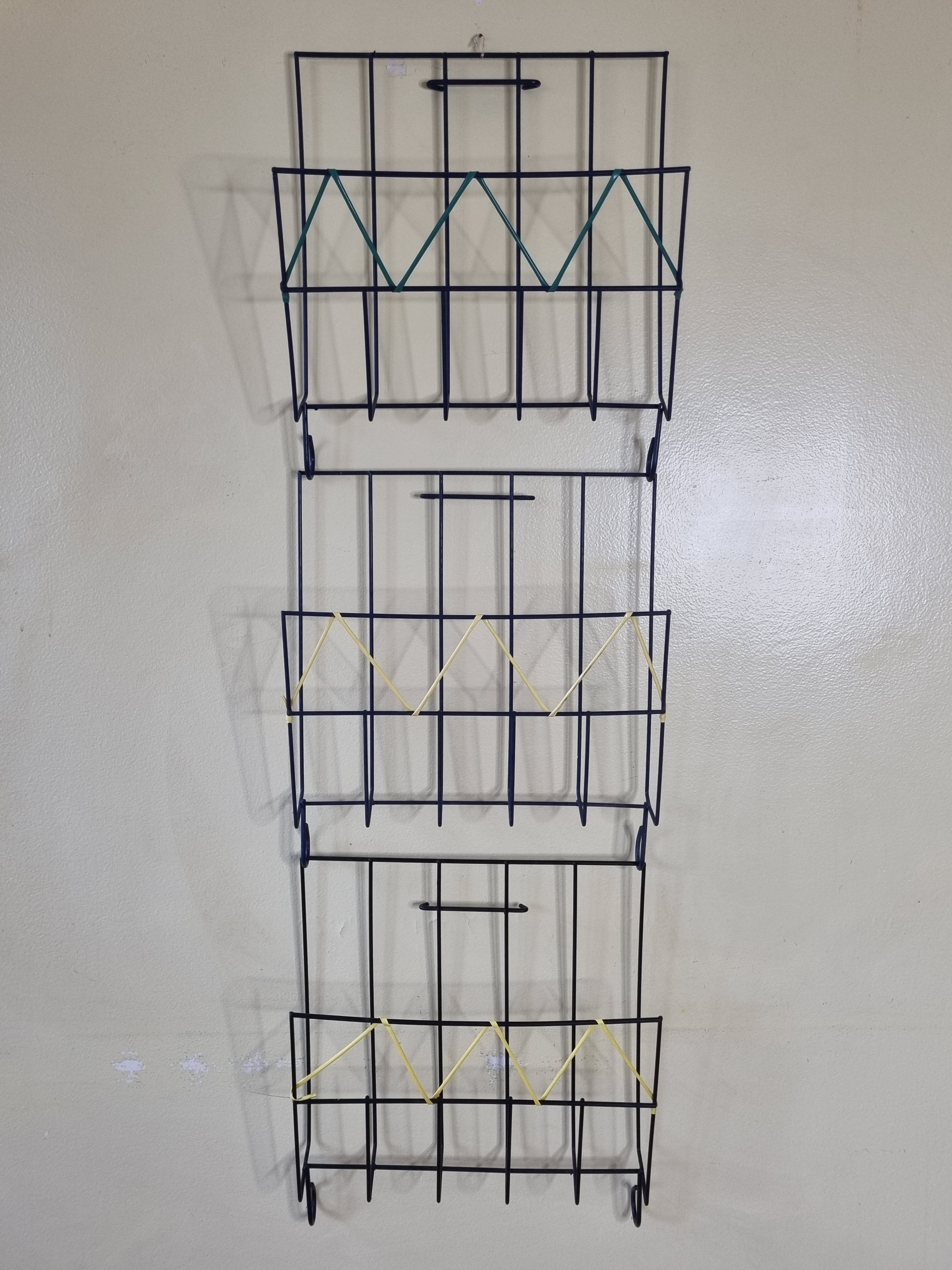 Magazine holder