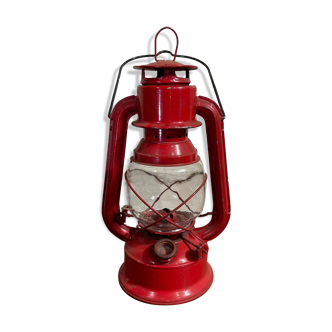 Kerosene lamp
