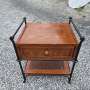 Table de chevet vintage en chêne massif et fer forgé