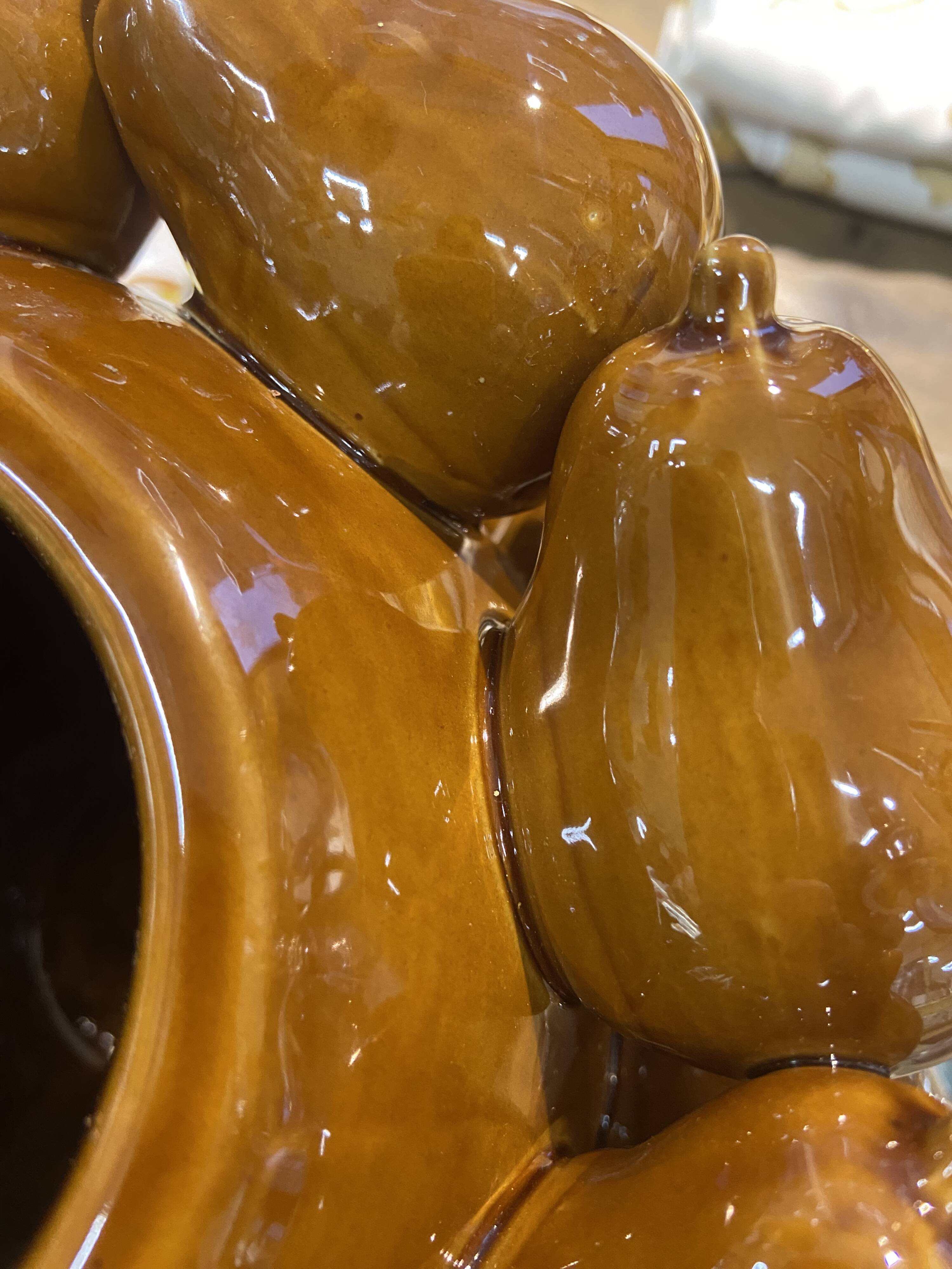 Vase of pear farandole