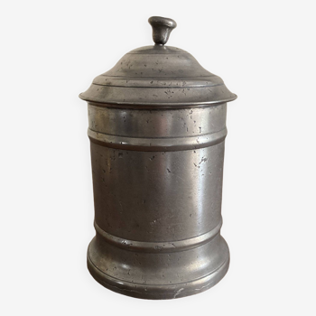 Tin pot with lid