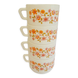 Set de 4 tasses à café en opaline décor floral Arcopal modèle Scania vintage