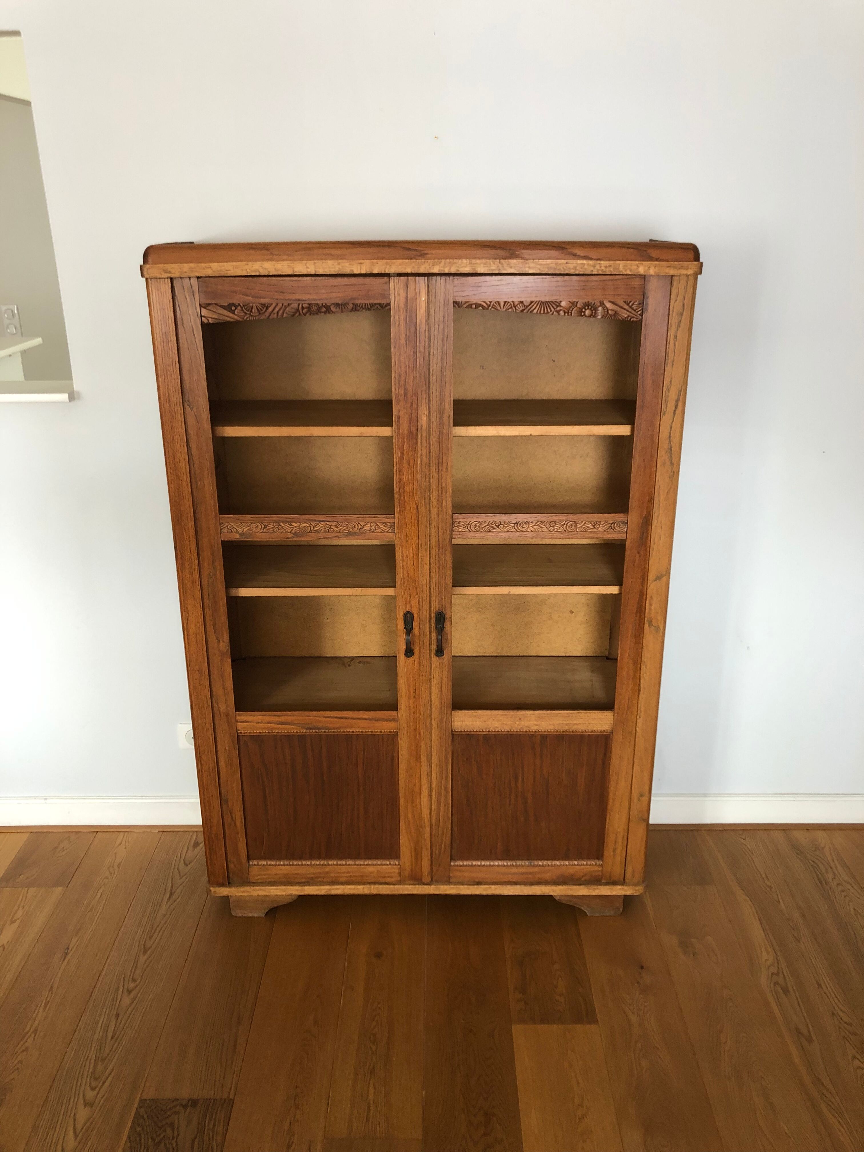 Glass cabinet