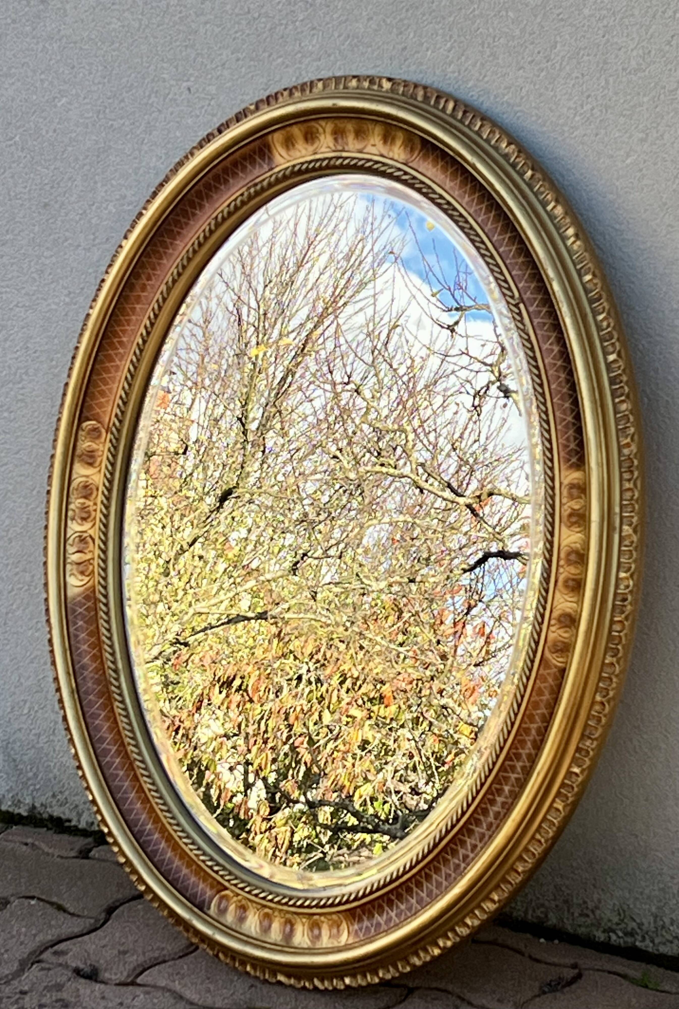 Oval mirror with gold leaf - Empire style - Very good condition