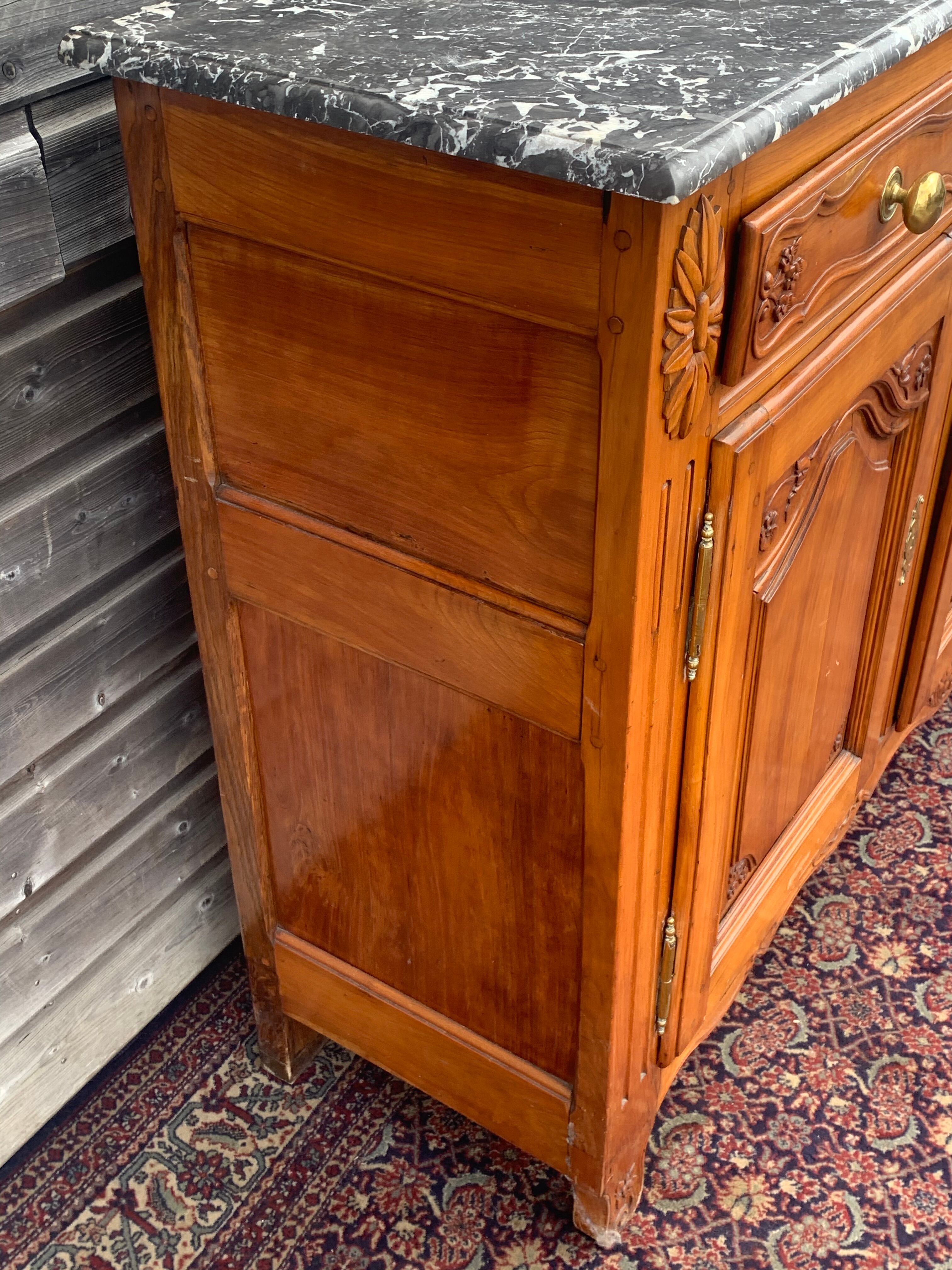 Sideboard three doors in 18th century cherry