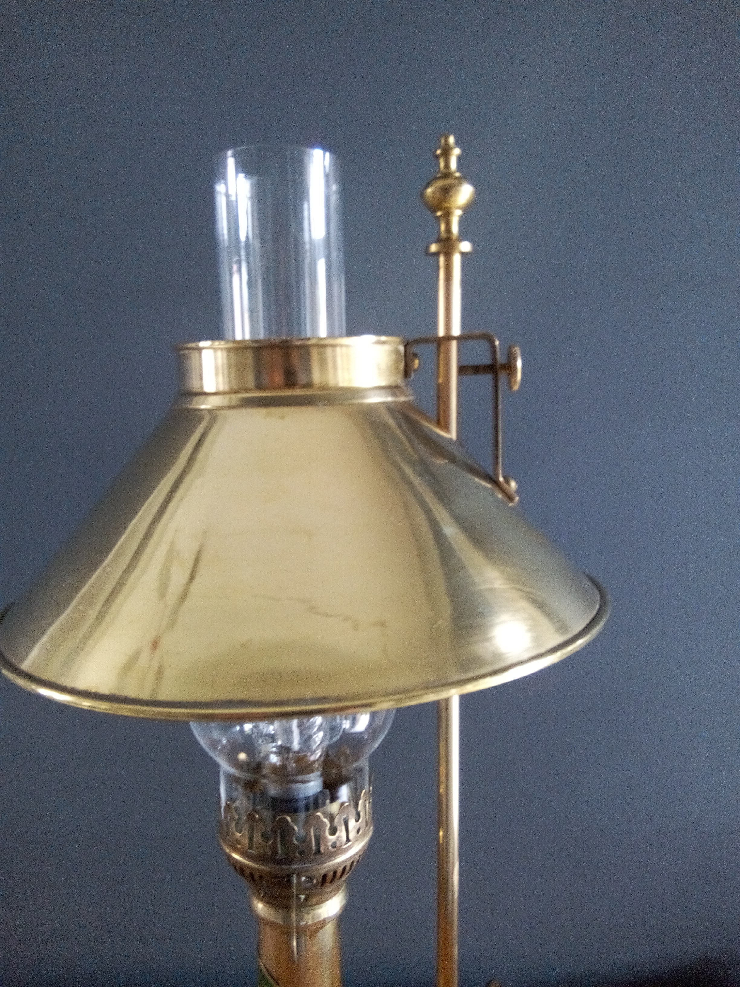 Contemporary laying lamp " orient express " bronze