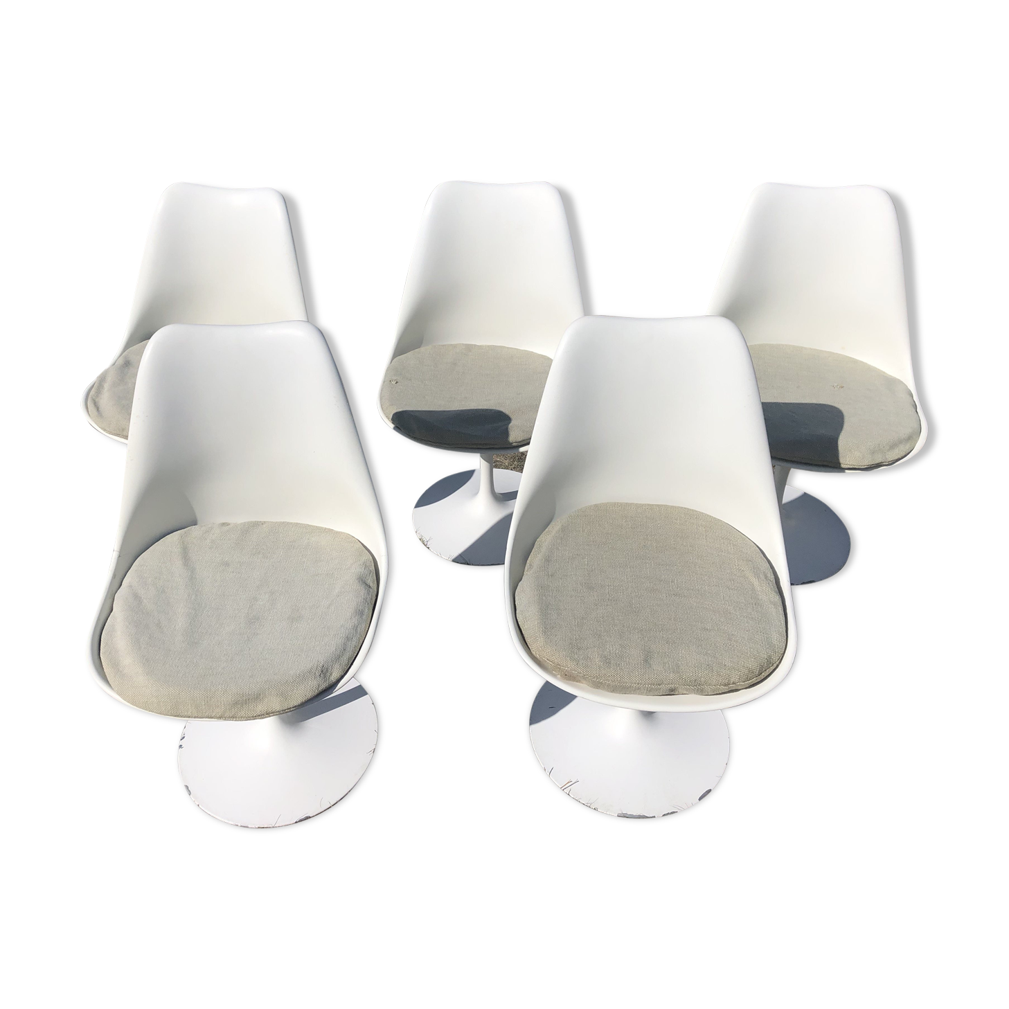 Ste of 5 "Tulip chairs" by Eero Saarinen for Knoll in the late 1950s