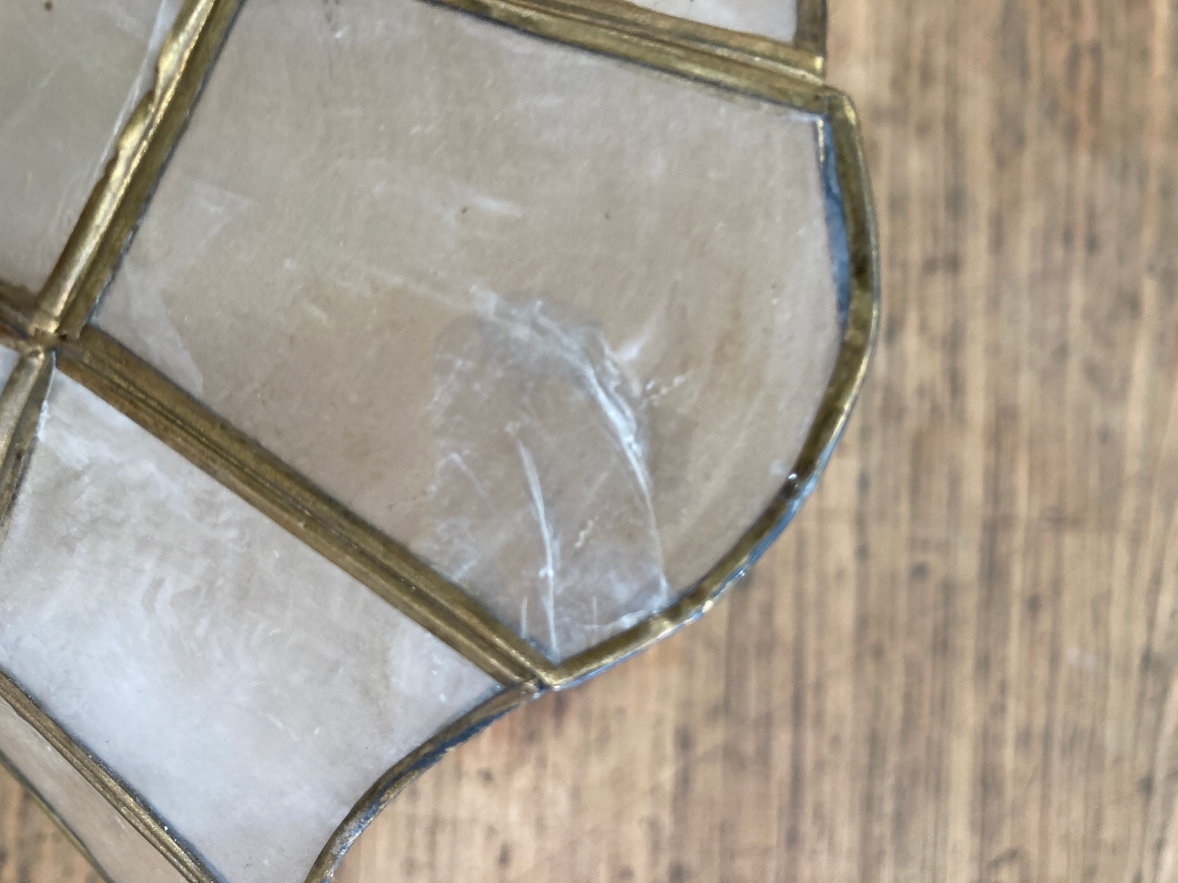 Wall lamp in mother-of-pearl and brass