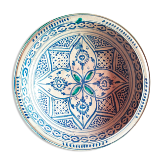 Plat artisanal oriental decoratif