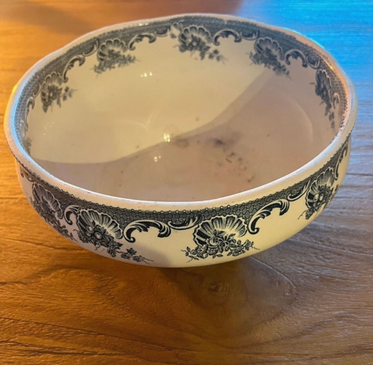 Salad bowl in Iron Earth Moulin des Loups model La Vallière