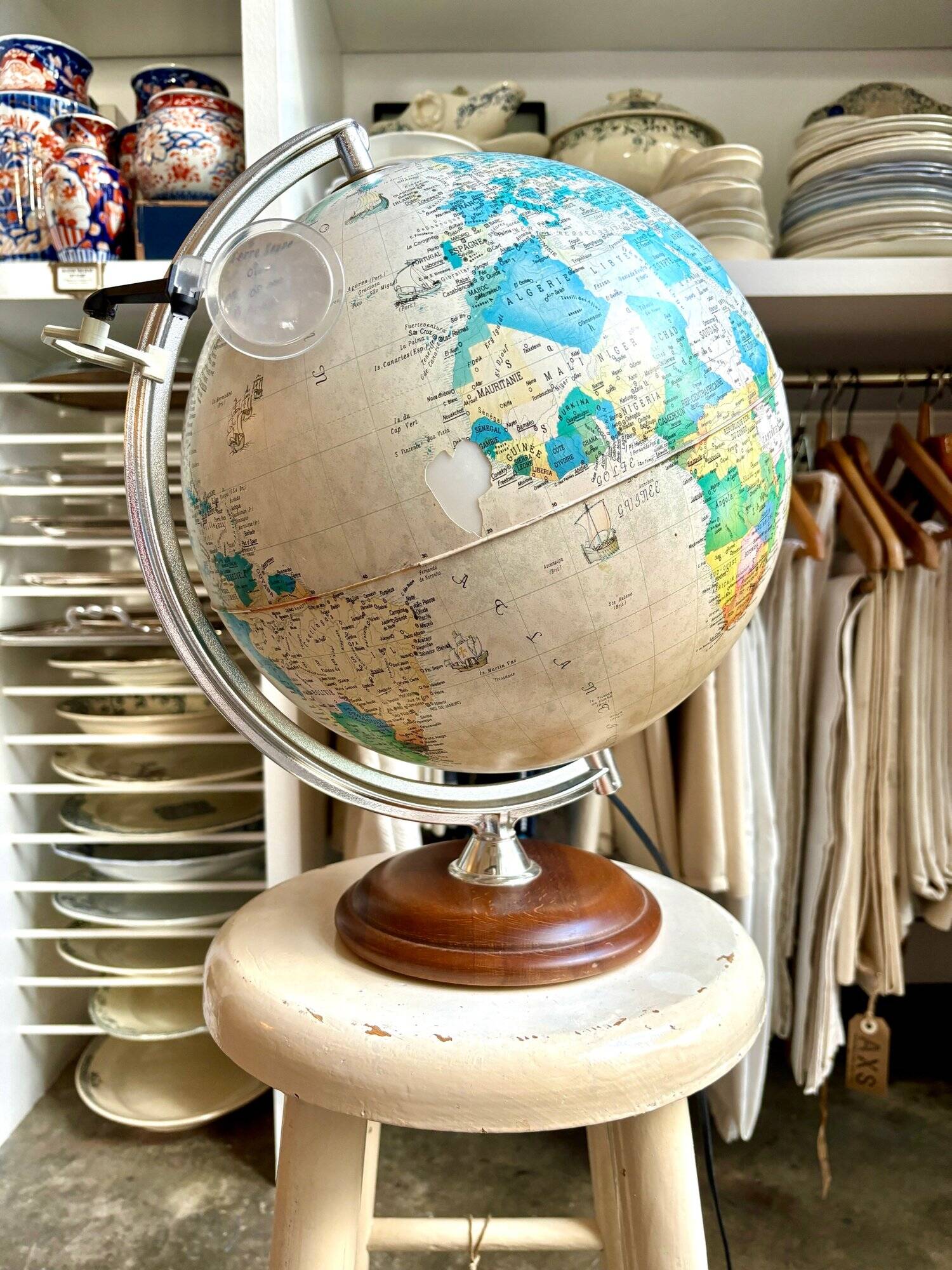 Mappemonde, globe lumineux Tecnodidattica avec loupe