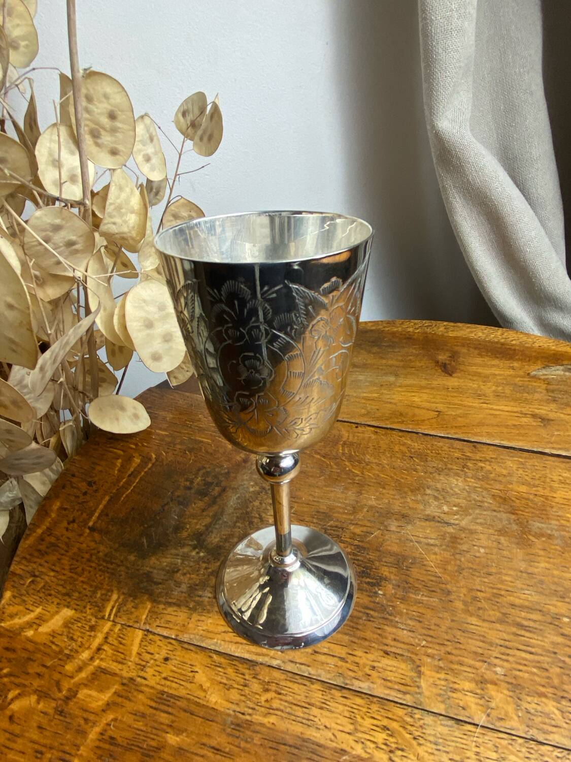 Stemmed glass, engraved silver-plated metal chalice