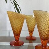 Coupe à glace en forme de cornet vintage
