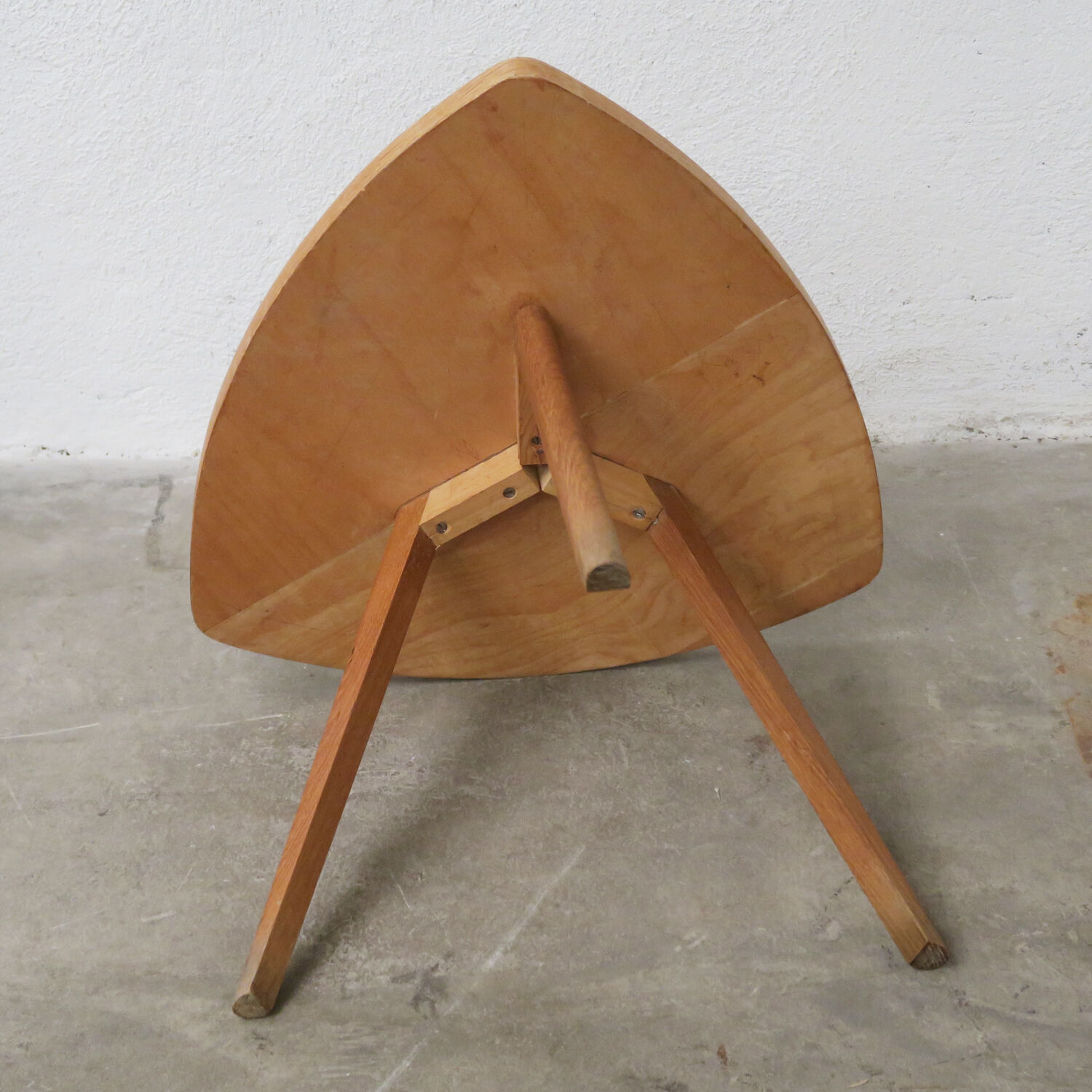 Tripod bedside side table