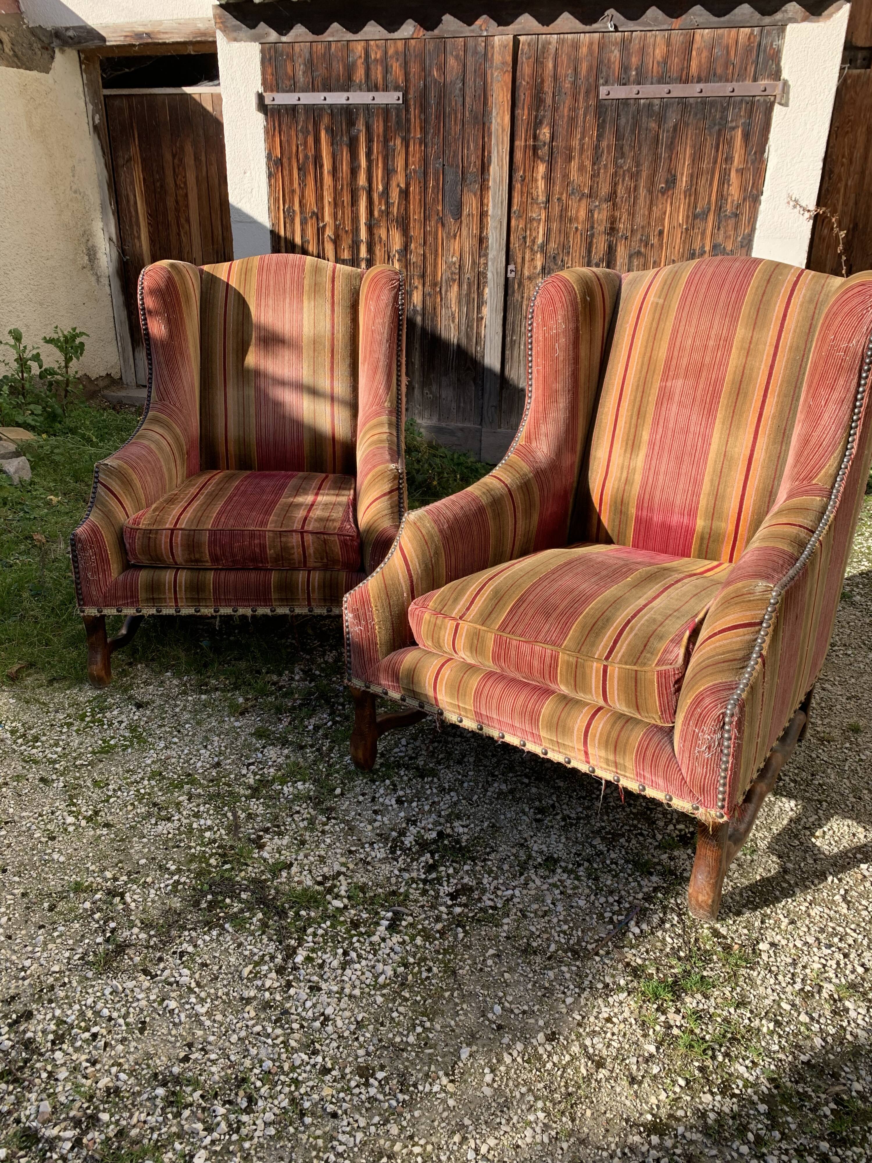 Pair of shepherdesses