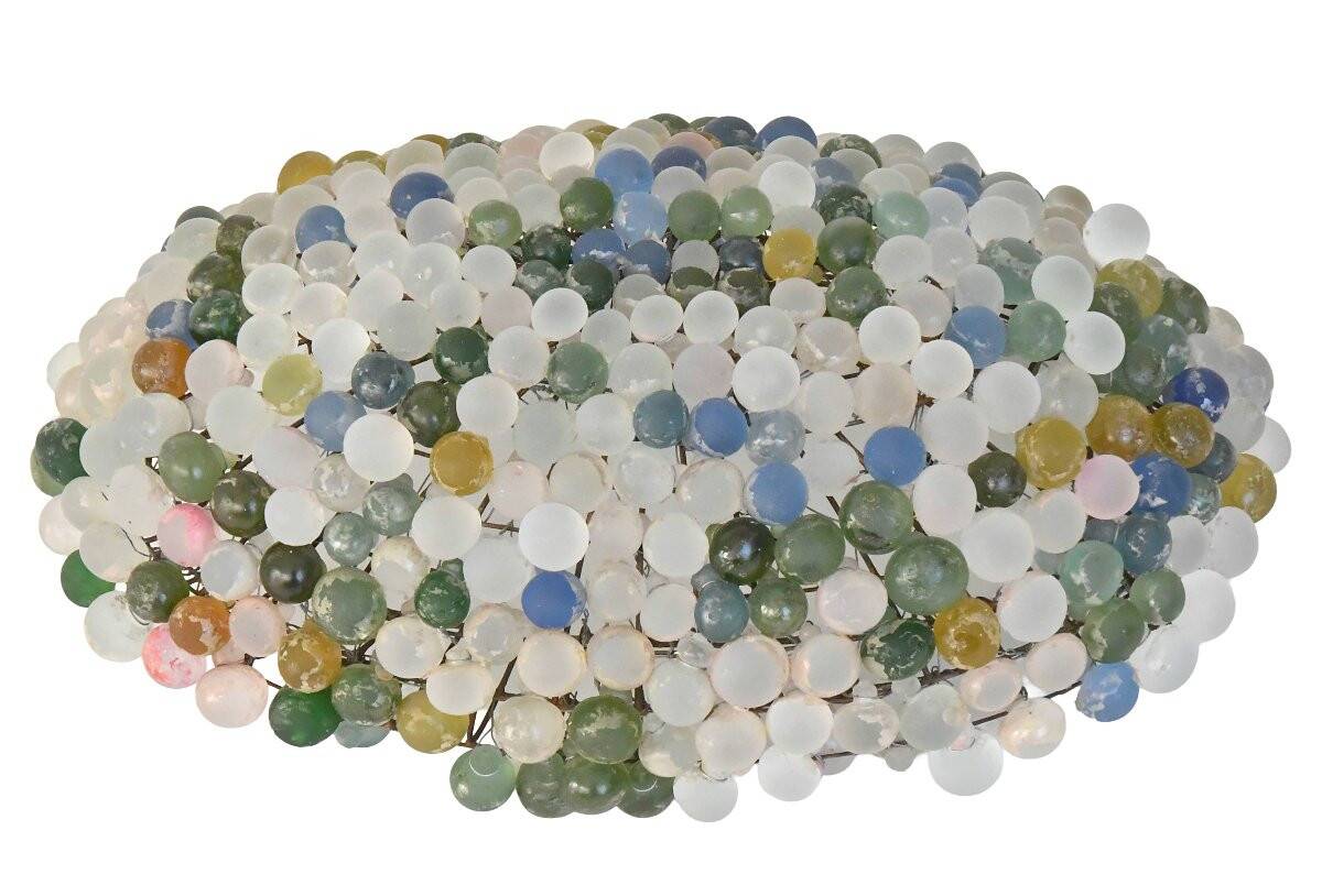 Cesare Toso table lamp in the shape of a basket filled with bunches of grapes.