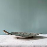 Large tray, leaf-shaped centerpiece