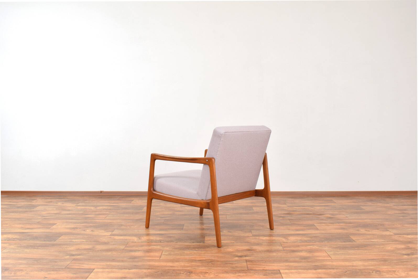 Fauteuil en teck suédois du milieu du siècle par Alf Svensson pour Dux, années 1960.