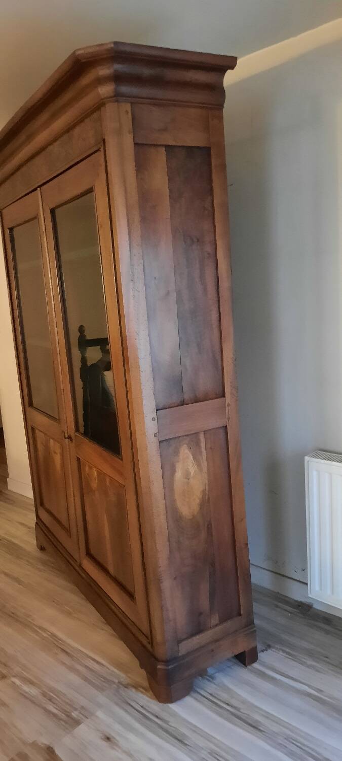 Louis Philippe display cabinet style