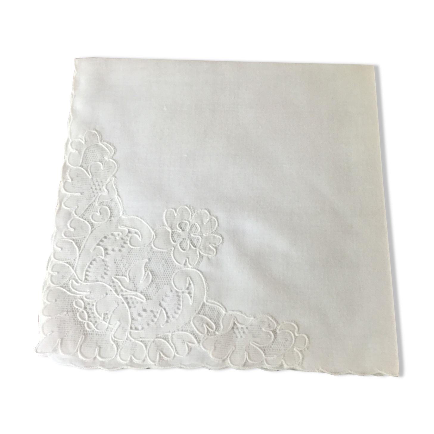 Dognuin's matching lace napkins