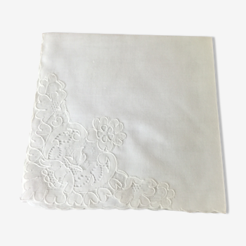 Dognuin's matching lace napkins