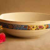 Sopera de porcelana antigua. Manufactured in Spain in the decade of 1920.