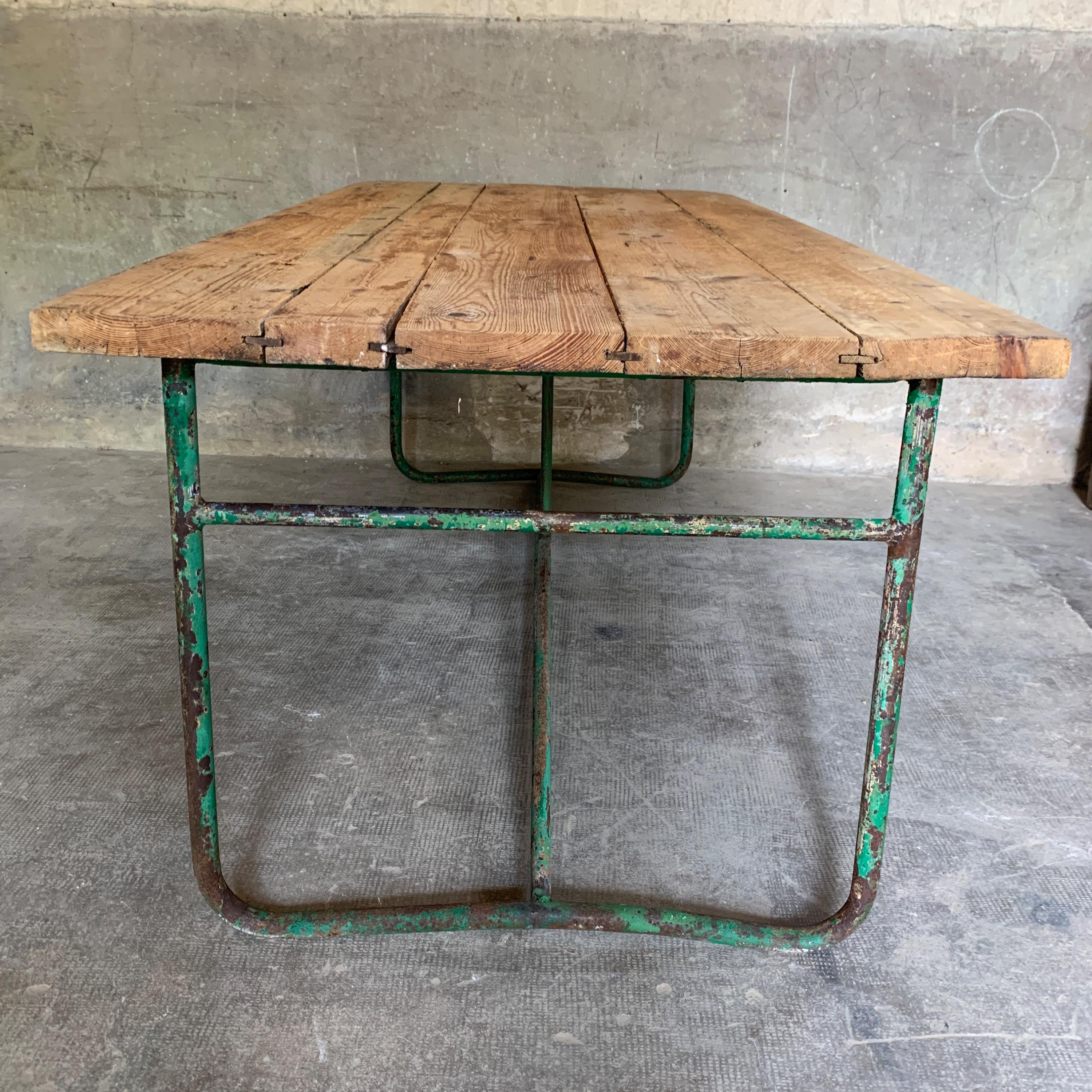 French table of 1950