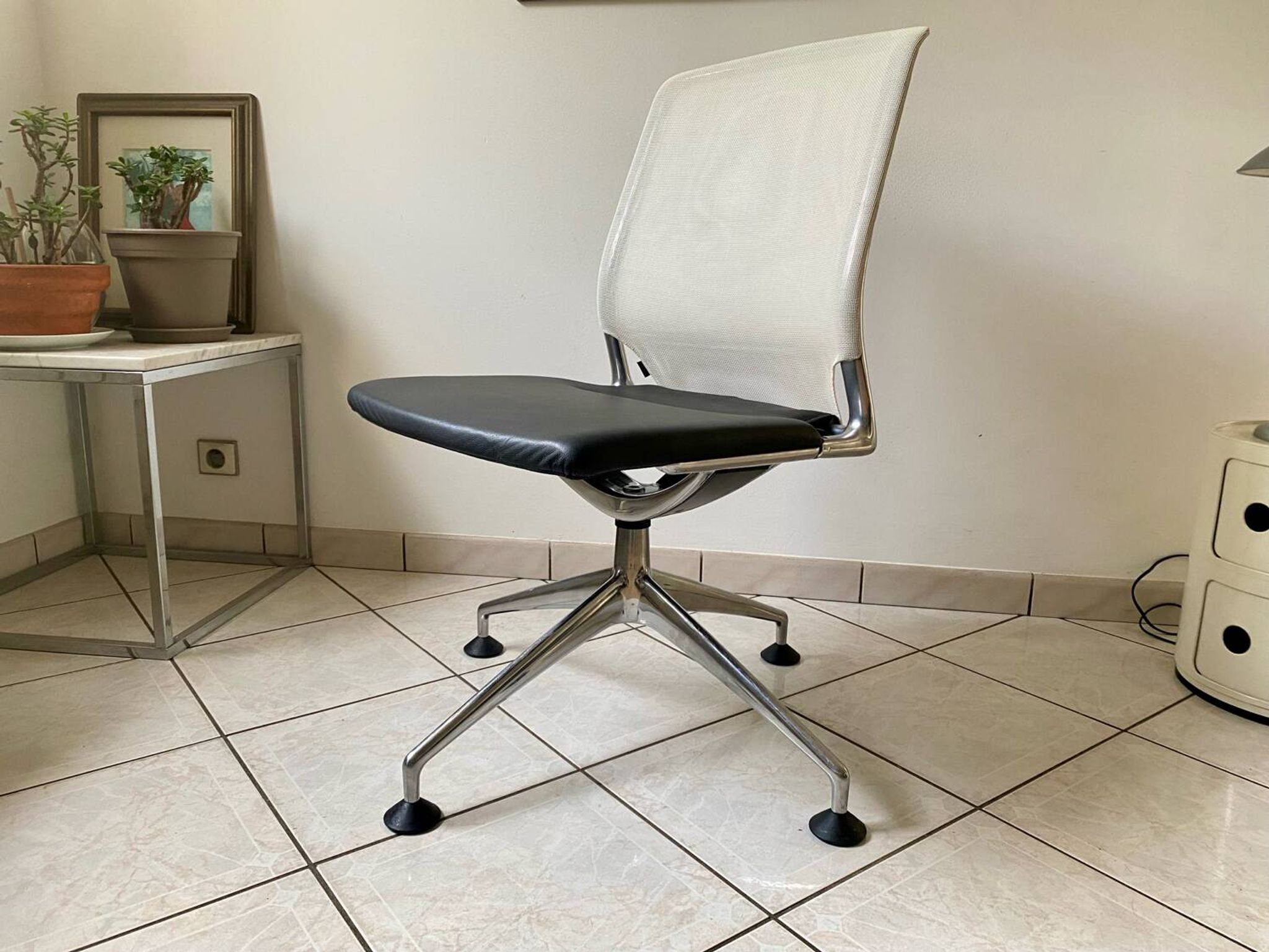 Chaise de bureau Meda chair édition vitra design Alberto Meda