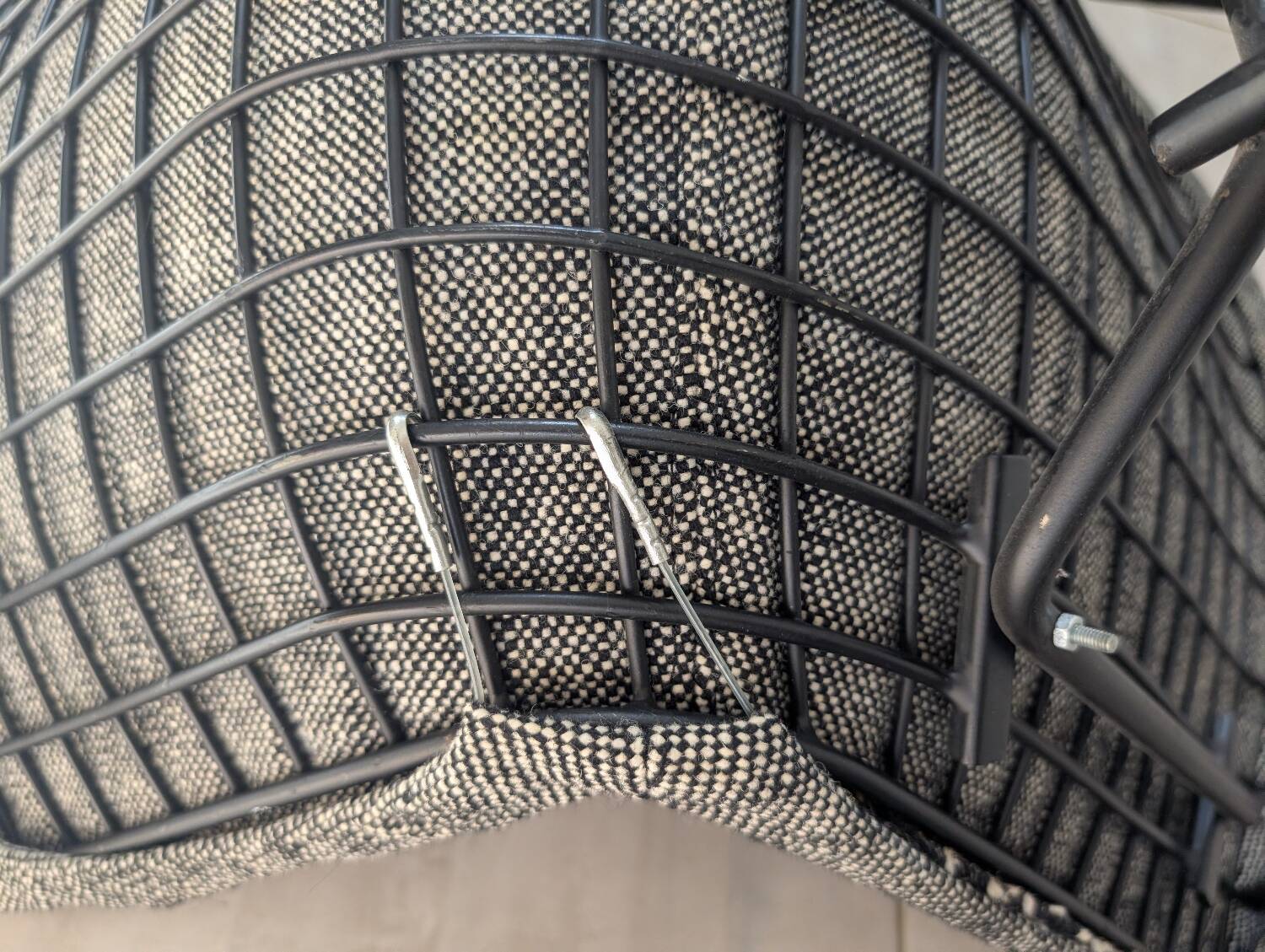 6 chaises Harry Bertoia pour Knoll modèle Wire '420'