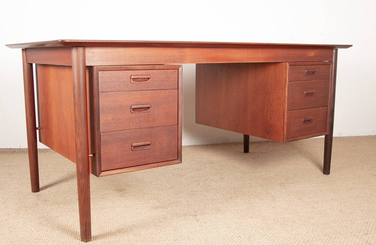 Bureau de Direction Danois en teck par Gunnar Nielsen Tibergaard 1960.