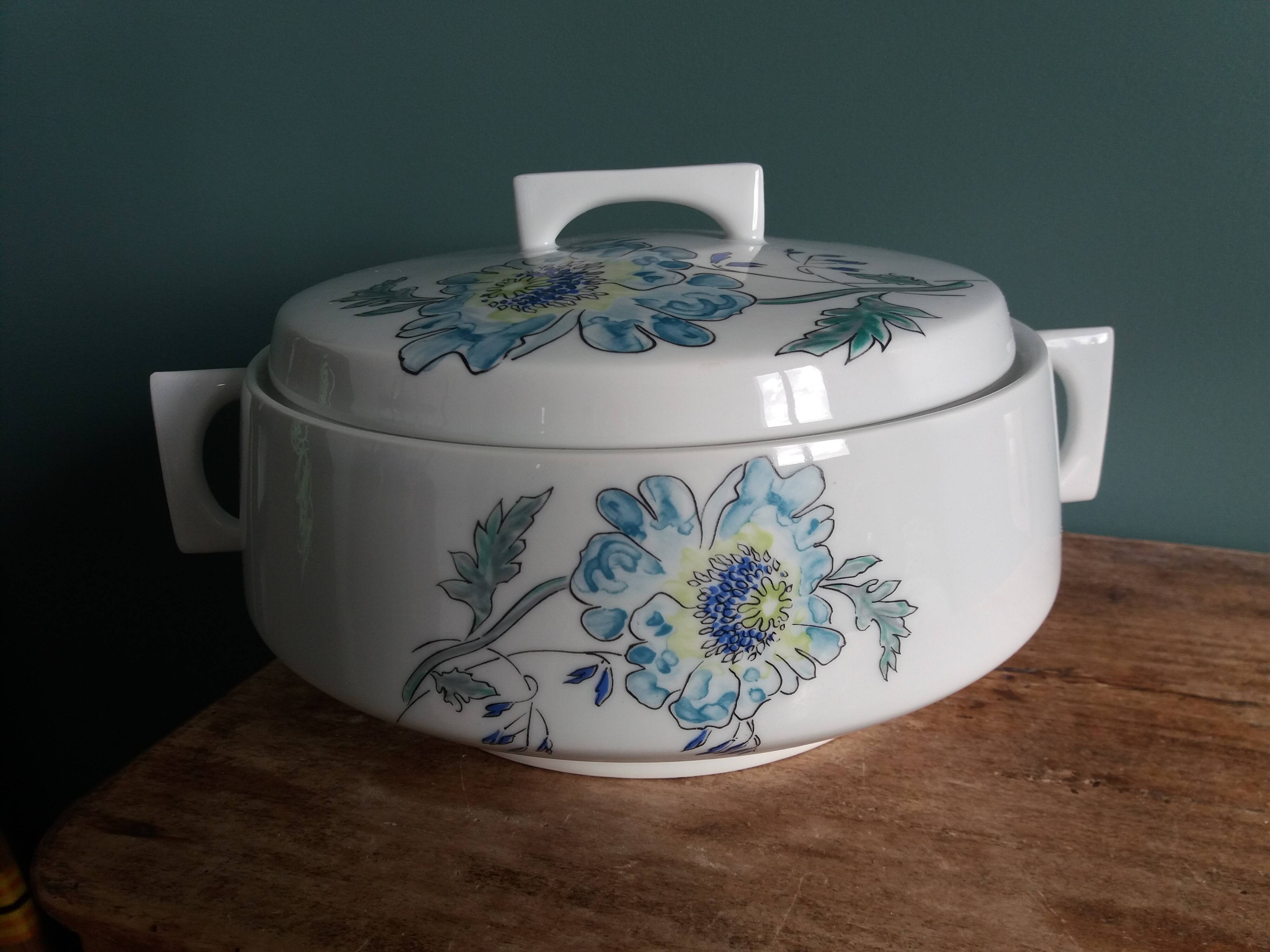 Ariès tureen by Raymond Loewy, Limoges Bernardaud porcelain, Themis pattern