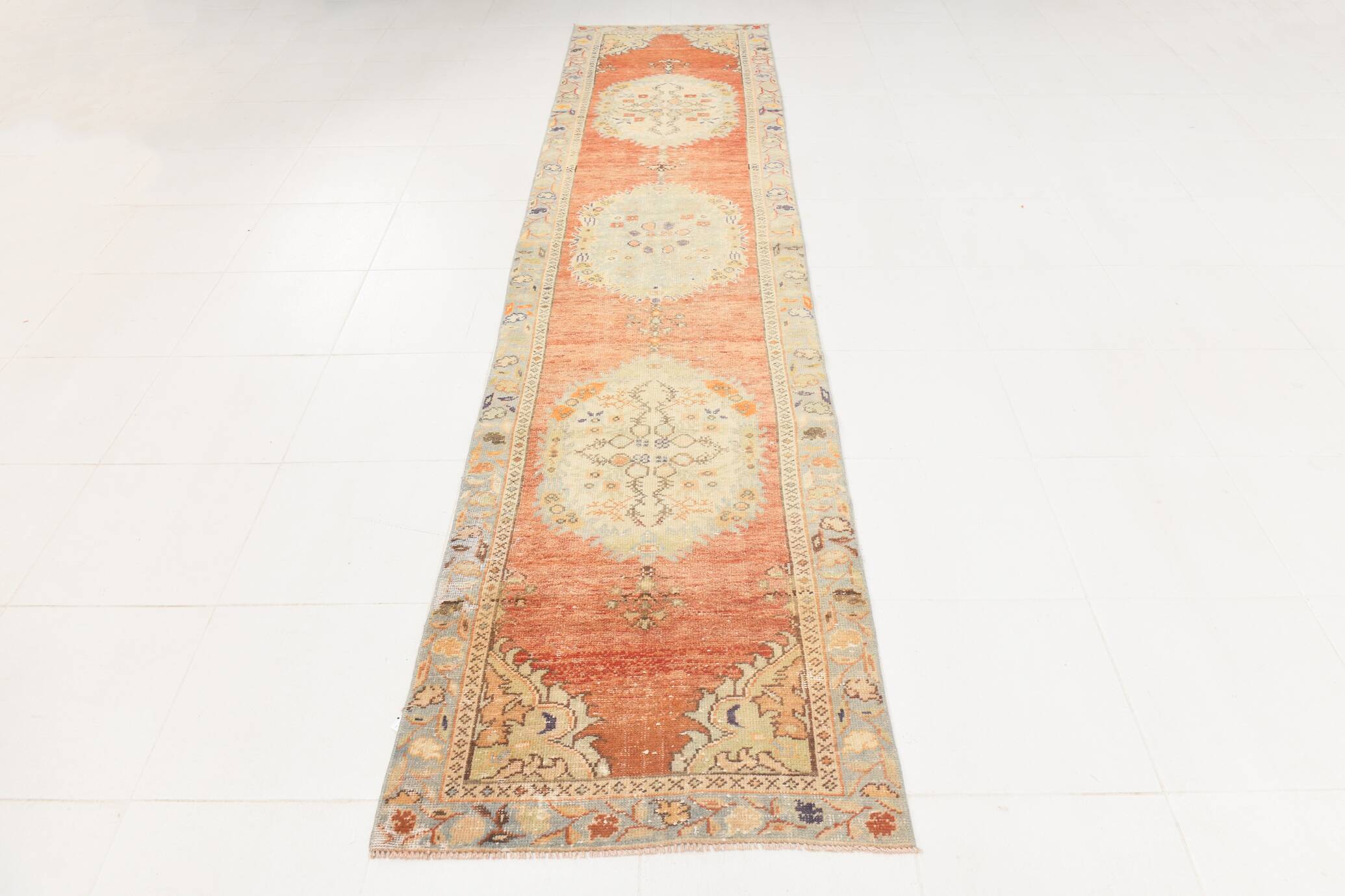 3x12 Turkish Runner Rug, 81x368Cm