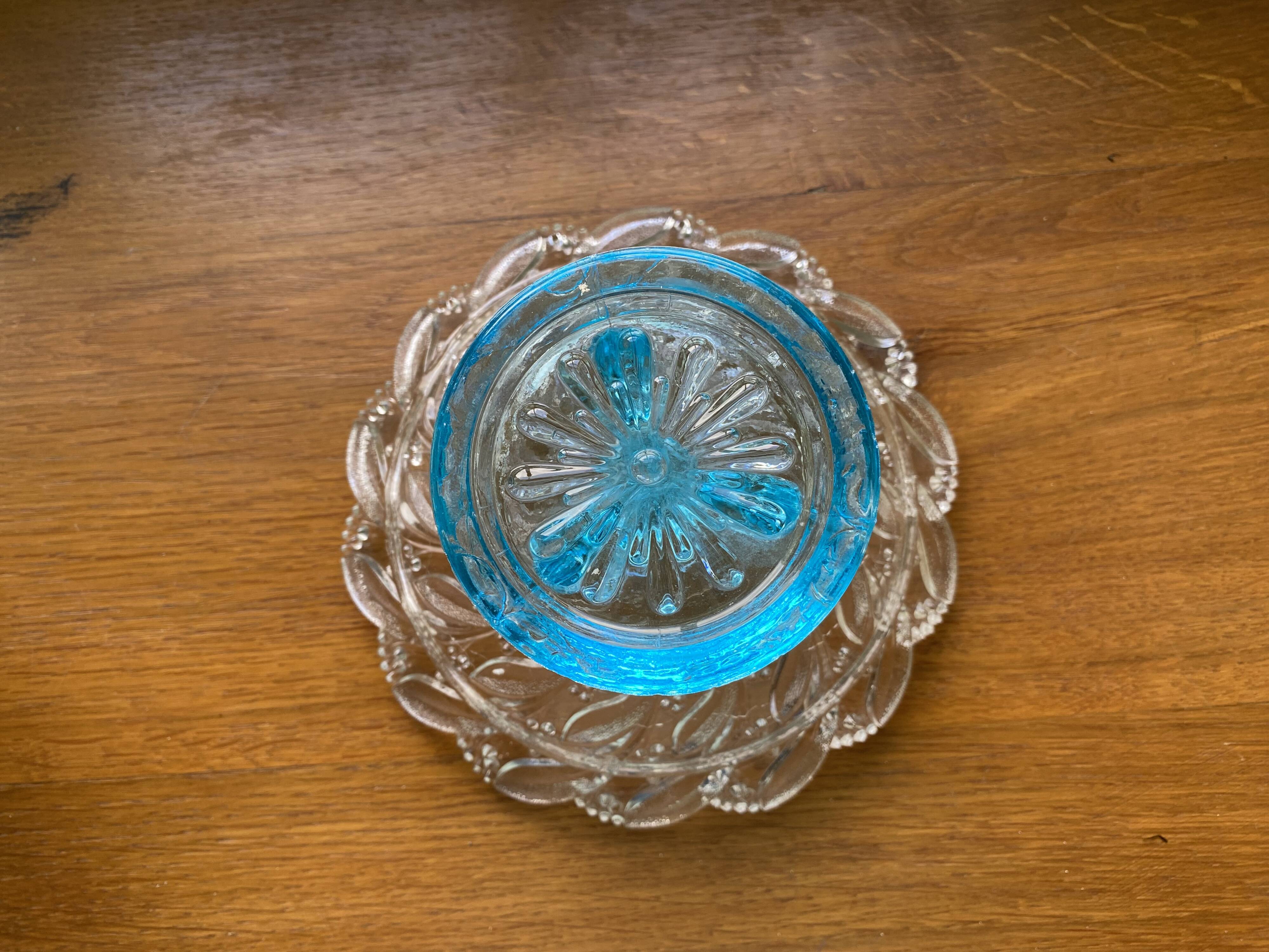 Compotier bicolore en verre moulé