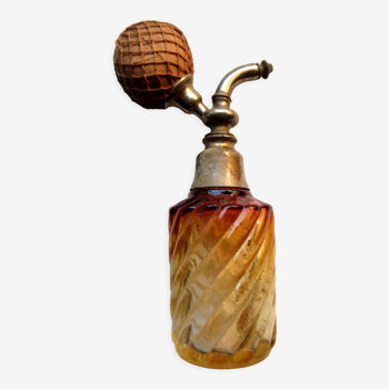 Perfume bottle, atomizer, red crystal Baccarat, bamboo torso model vaporizer