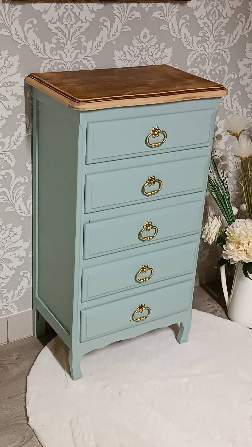 Louis XV style chest of drawers / commode