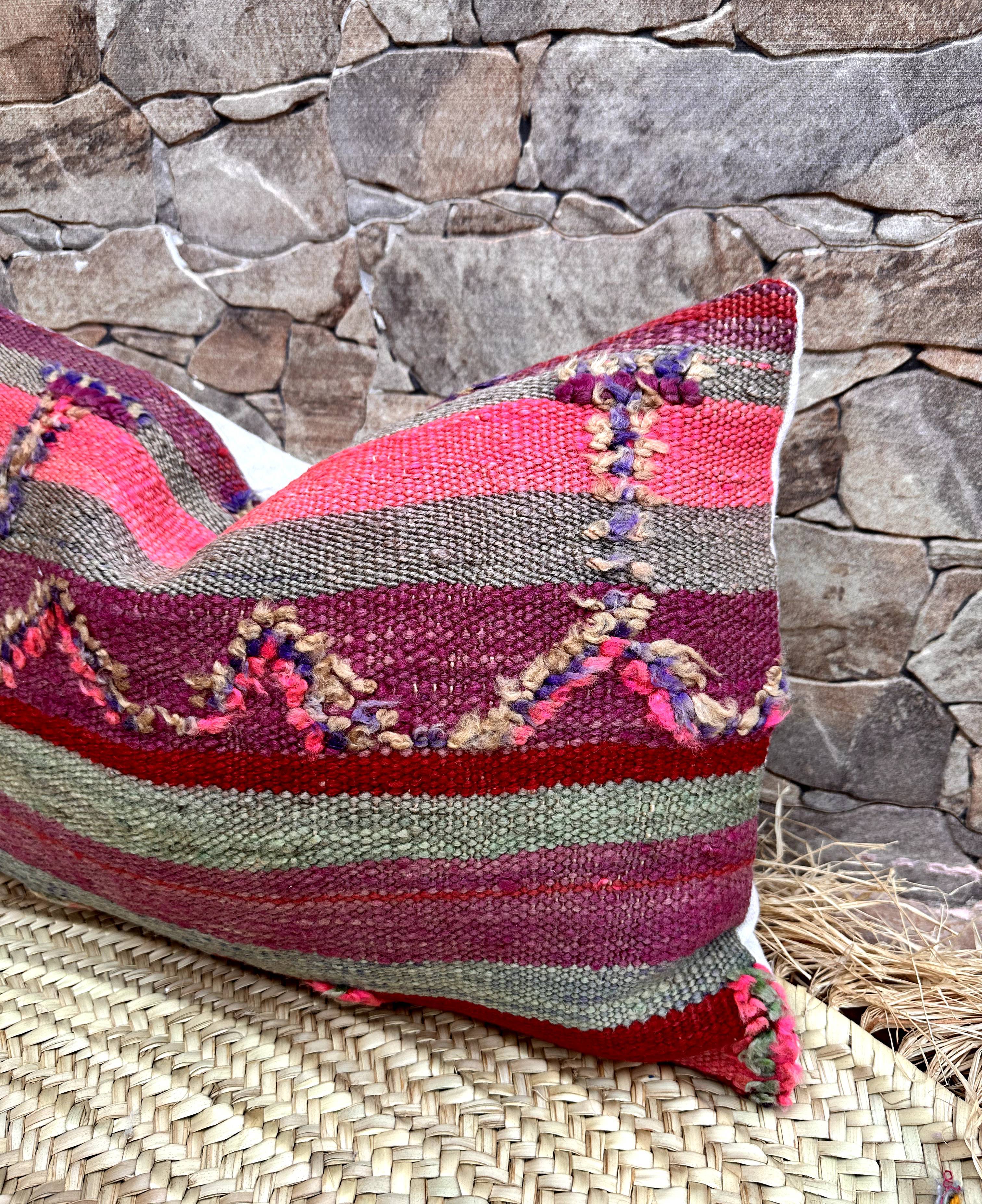 Beautiful vintage Berber Kilim pillow from Morocco