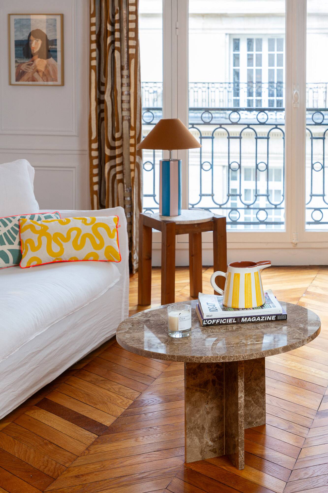 Round table in beige marble